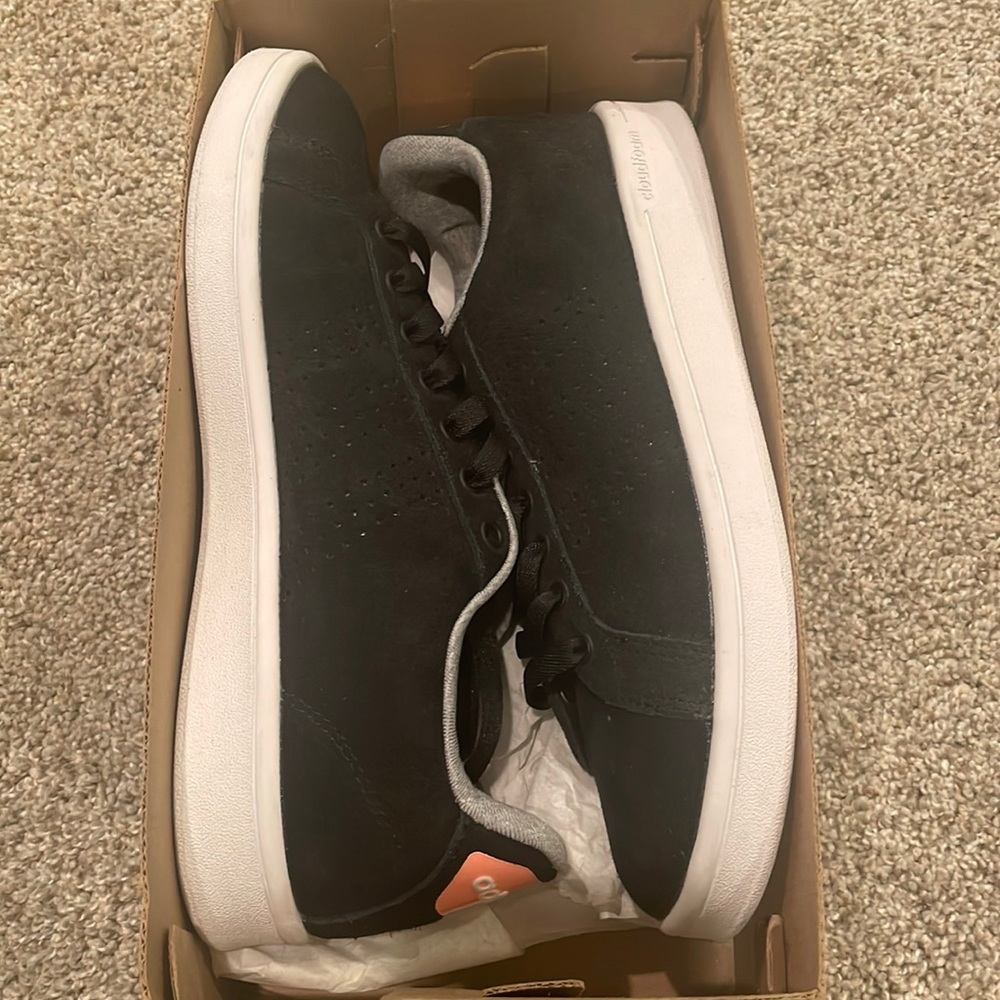 Adidas cloud foam shoes